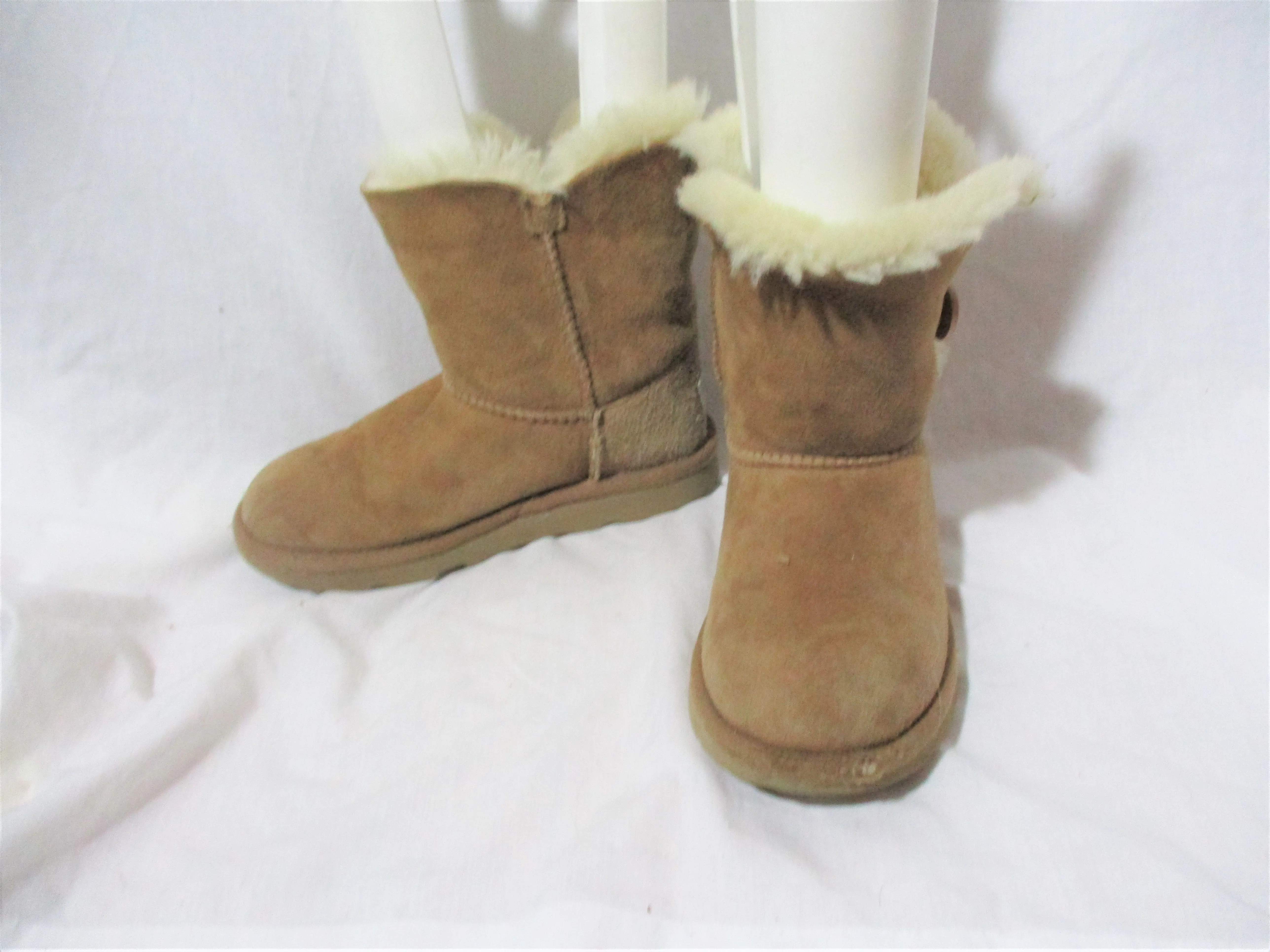 GIRLS UGG AUSTRALIA 1017400K BAILEY BUTTON Suede BOOTS Shoe 1 CHESTNUT BROWN