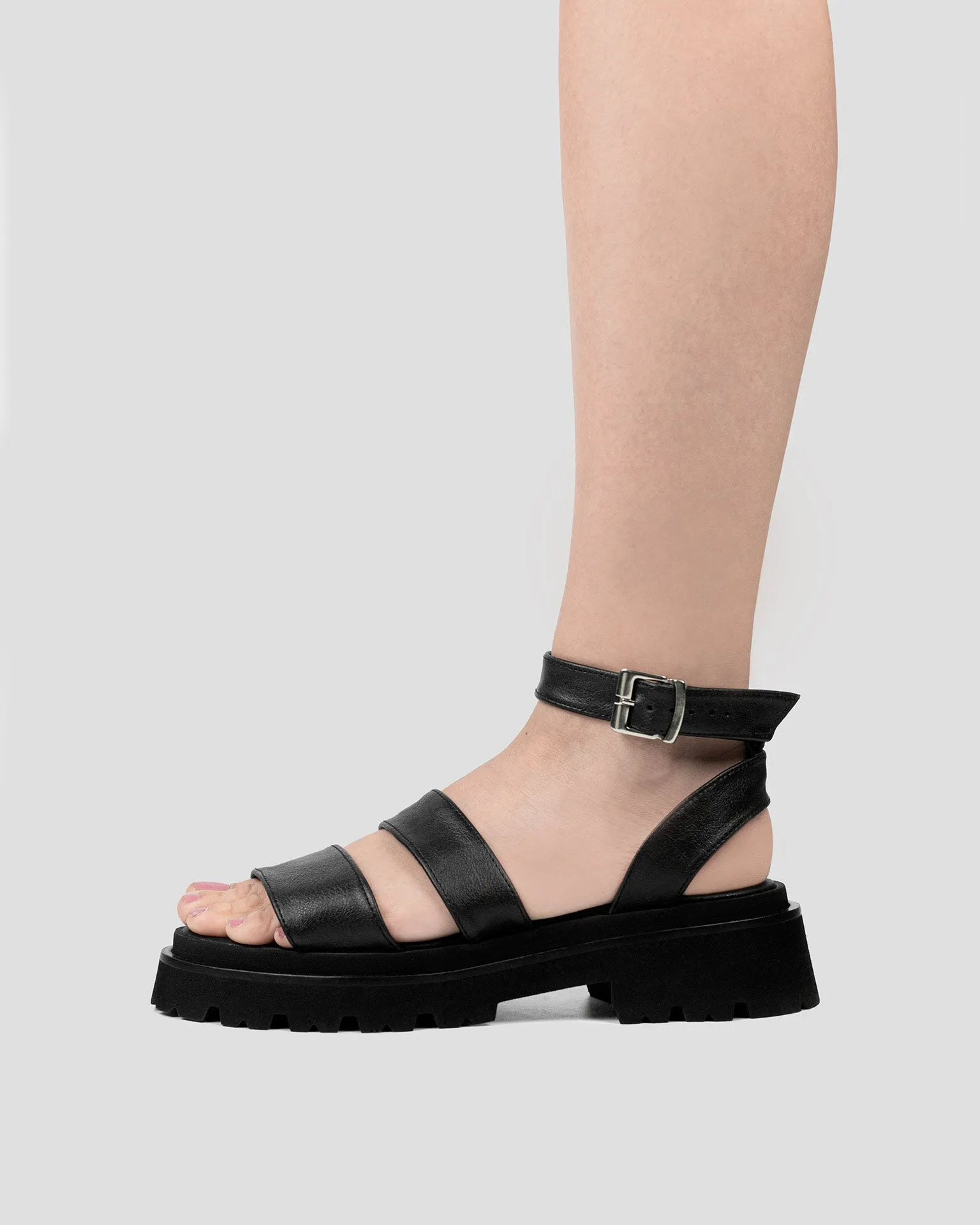 Strappy Sandals made of cactus leather Desserto®